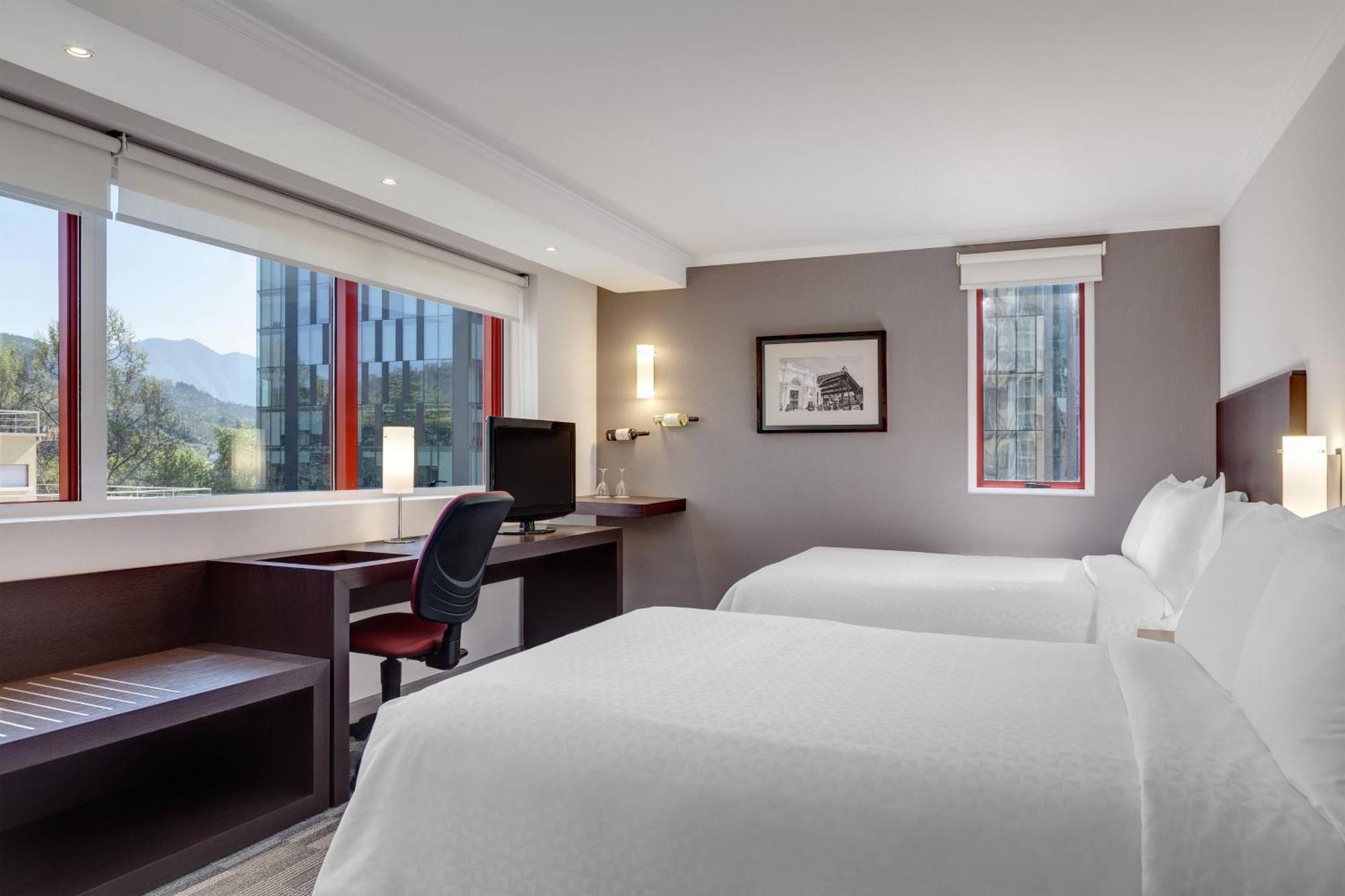 โฟร์ พอยทส์ บาย เชอราตัน ซานติอาโก Hotel ภายนอก รูปภาพ