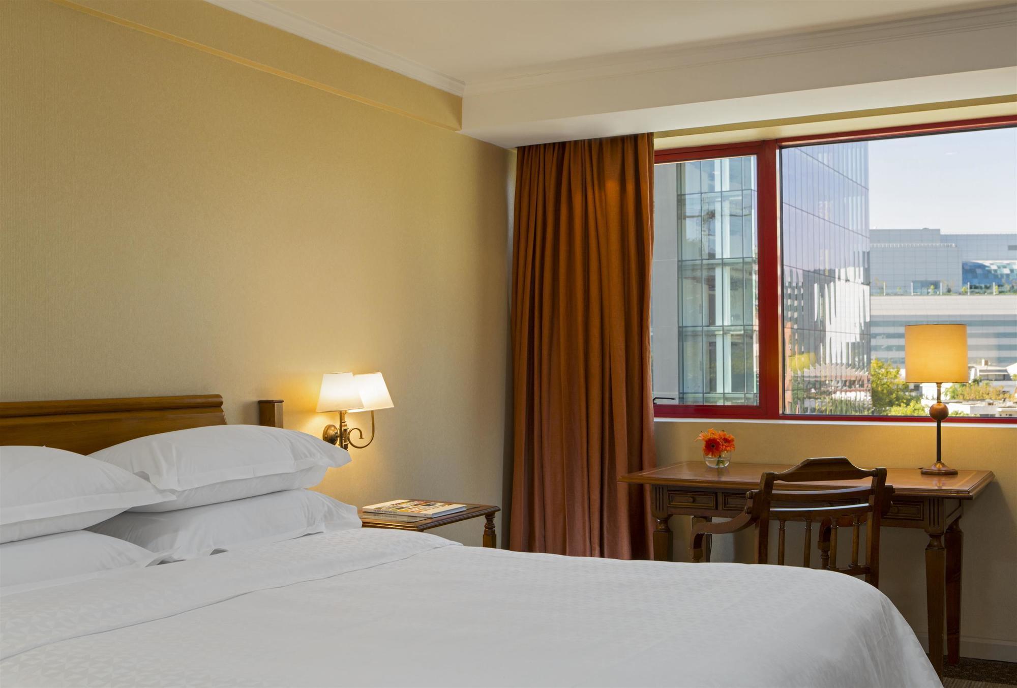 โฟร์ พอยทส์ บาย เชอราตัน ซานติอาโก Hotel ภายนอก รูปภาพ